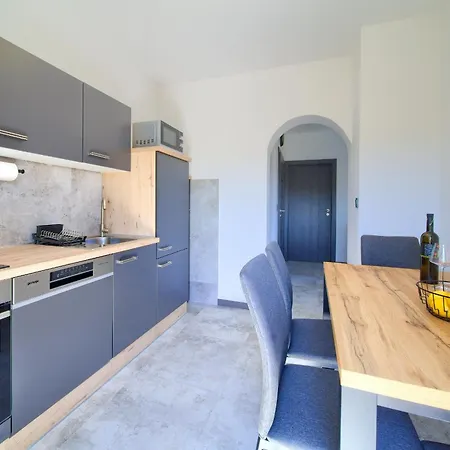 Apartment Lela Krk Town Exterior photo