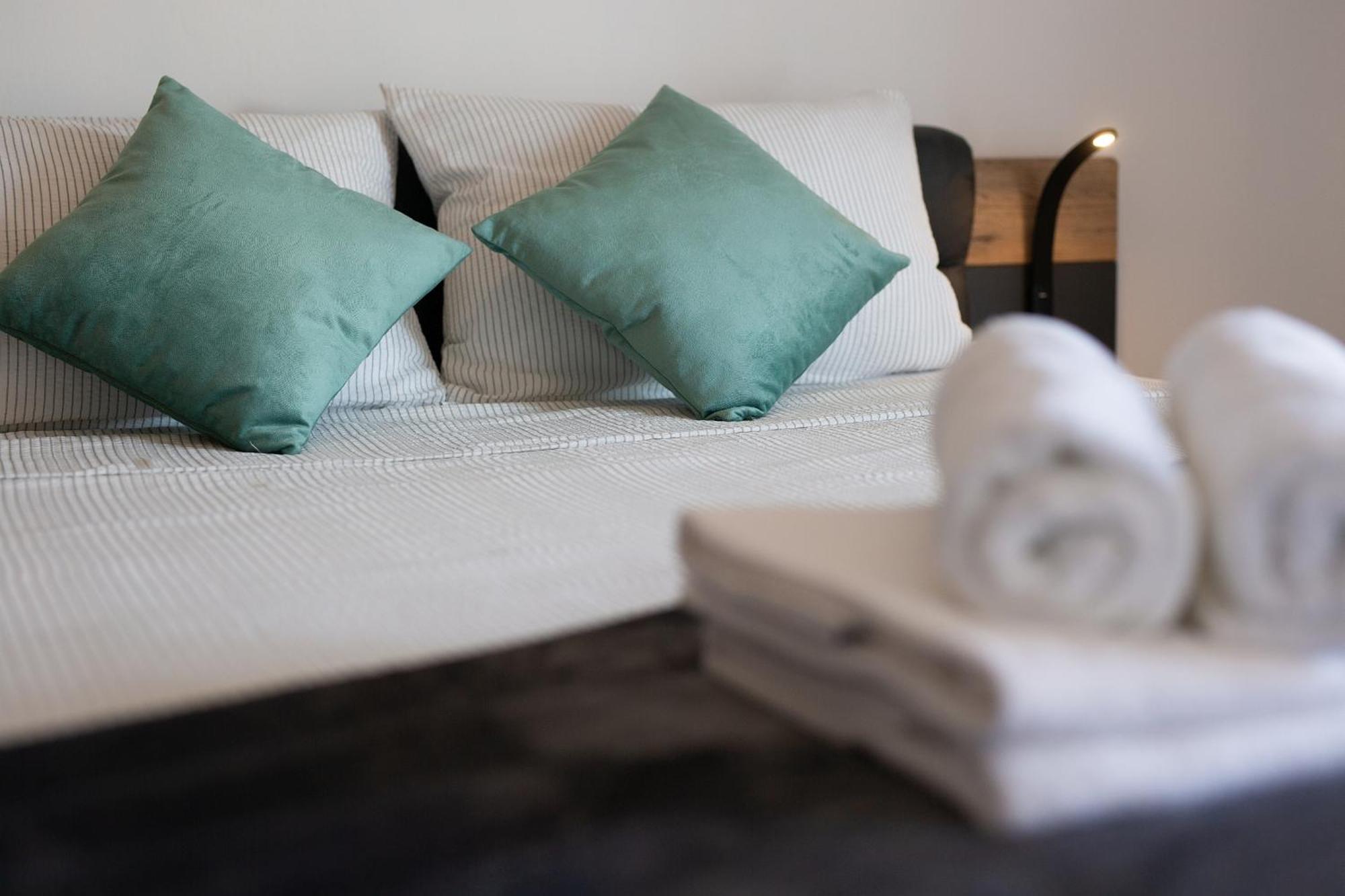 Apartma Lela *